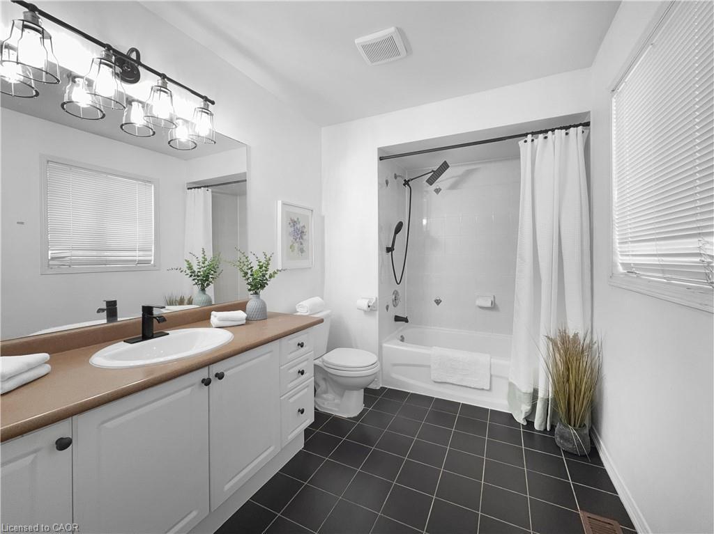 248 Hawkview Boulevard, Vaughan, ON - Indoor Photo Showing Bathroom