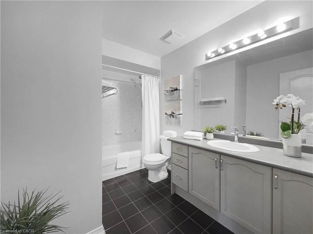 248 Hawkview Boulevard, Vaughan, ON - Indoor Photo Showing Bathroom