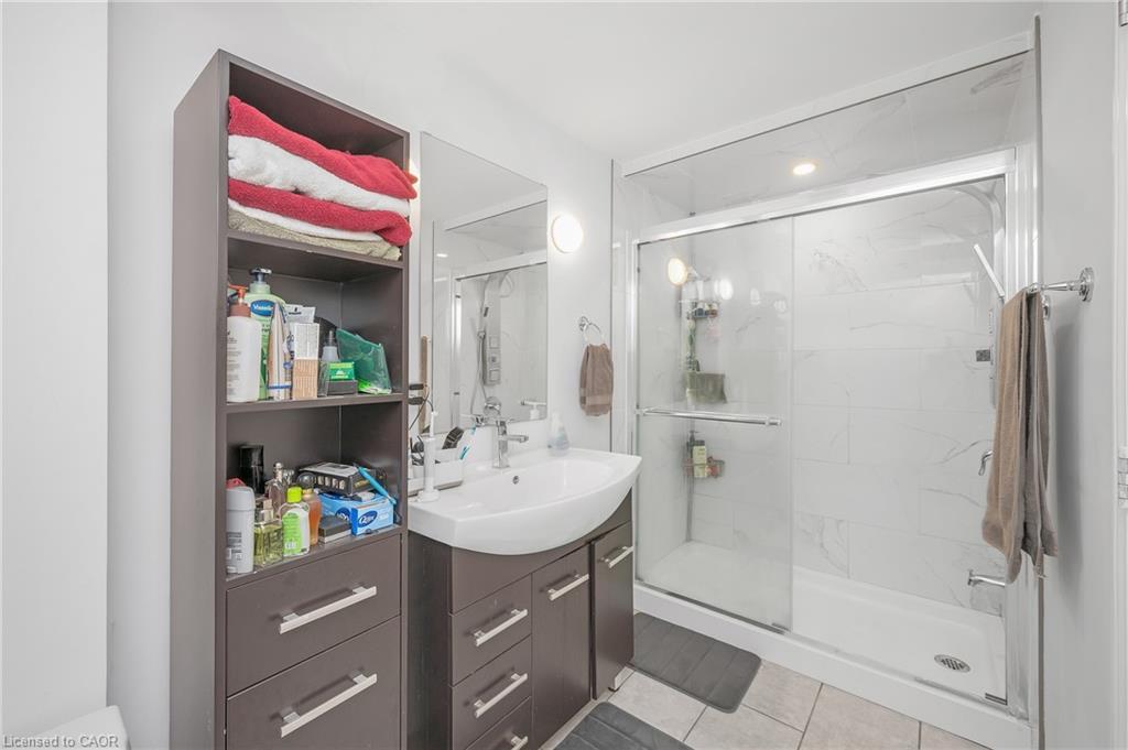 248 Hawkview Boulevard, Vaughan, ON - Indoor Photo Showing Bathroom