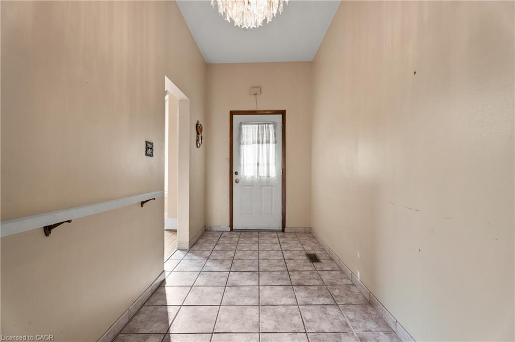 241 Robert Street, Hamilton, ON - Indoor Photo Showing Other Room