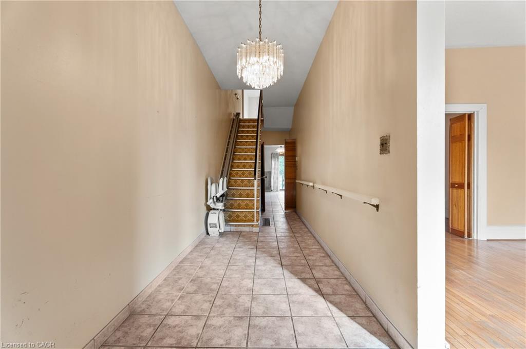 241 Robert Street, Hamilton, ON - Indoor Photo Showing Other Room