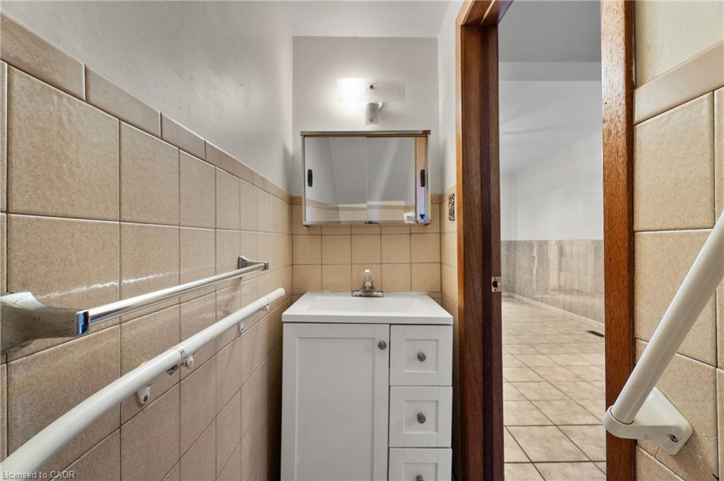 241 Robert Street, Hamilton, ON - Indoor