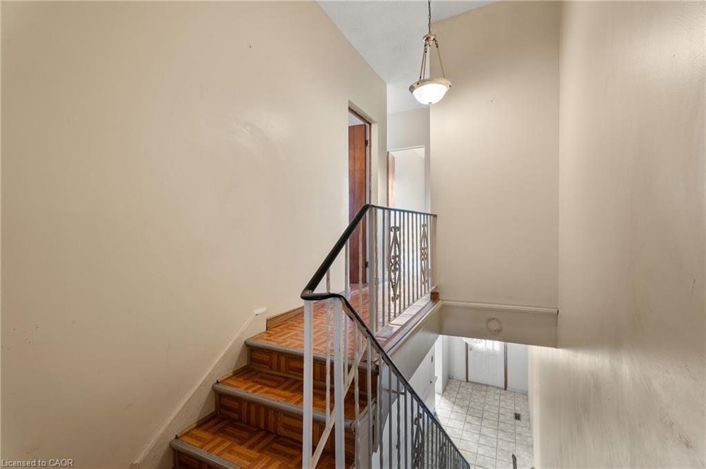 241 Robert Street, Hamilton, ON - Indoor Photo Showing Other Room