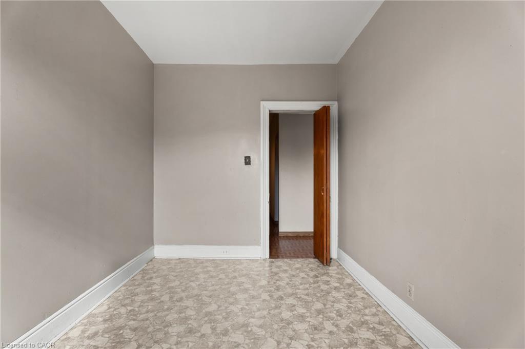 241 Robert Street, Hamilton, ON - Indoor Photo Showing Other Room