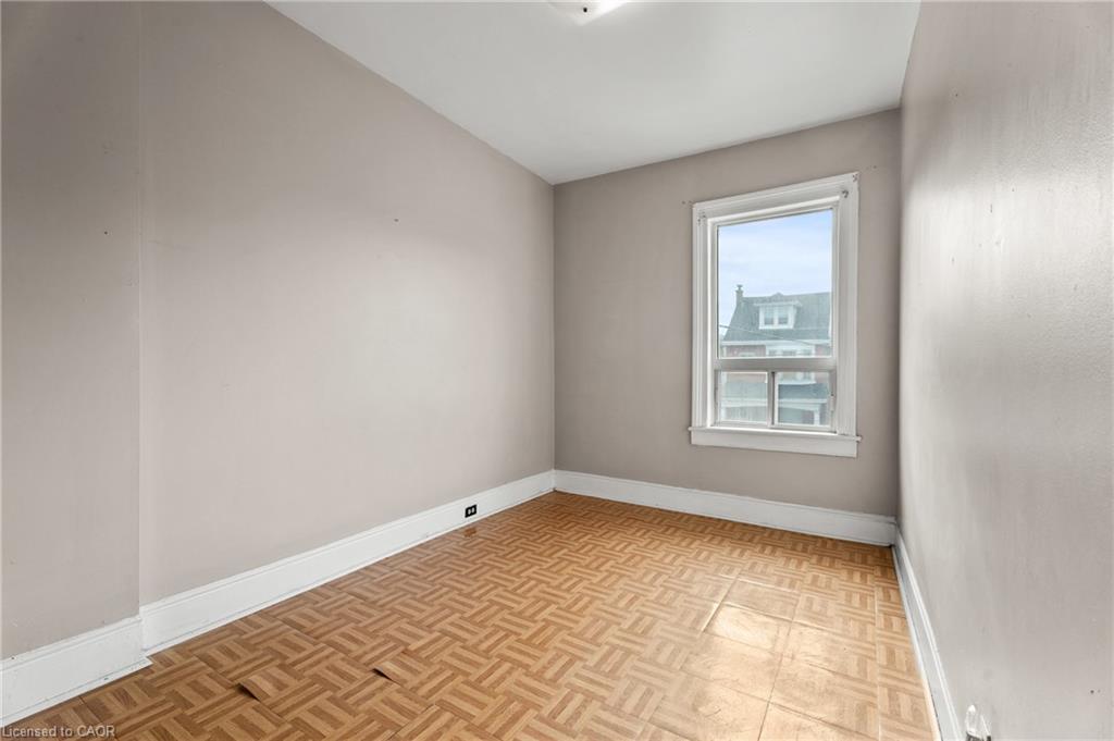 241 Robert Street, Hamilton, ON - Indoor Photo Showing Other Room