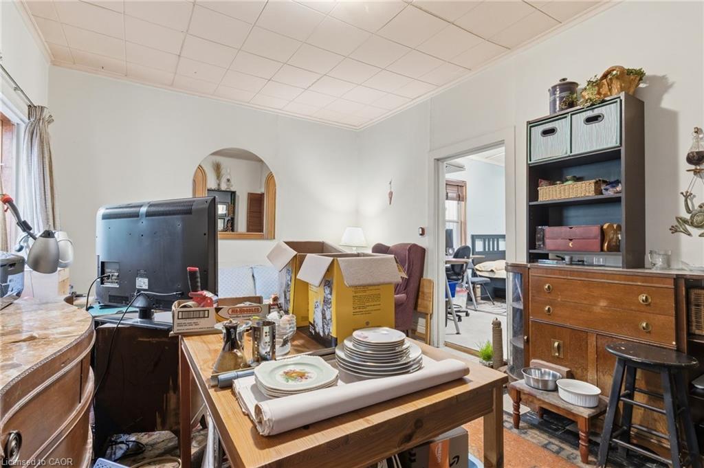 30 Chatham Street, Hamilton, ON - Indoor Photo Showing Other Room