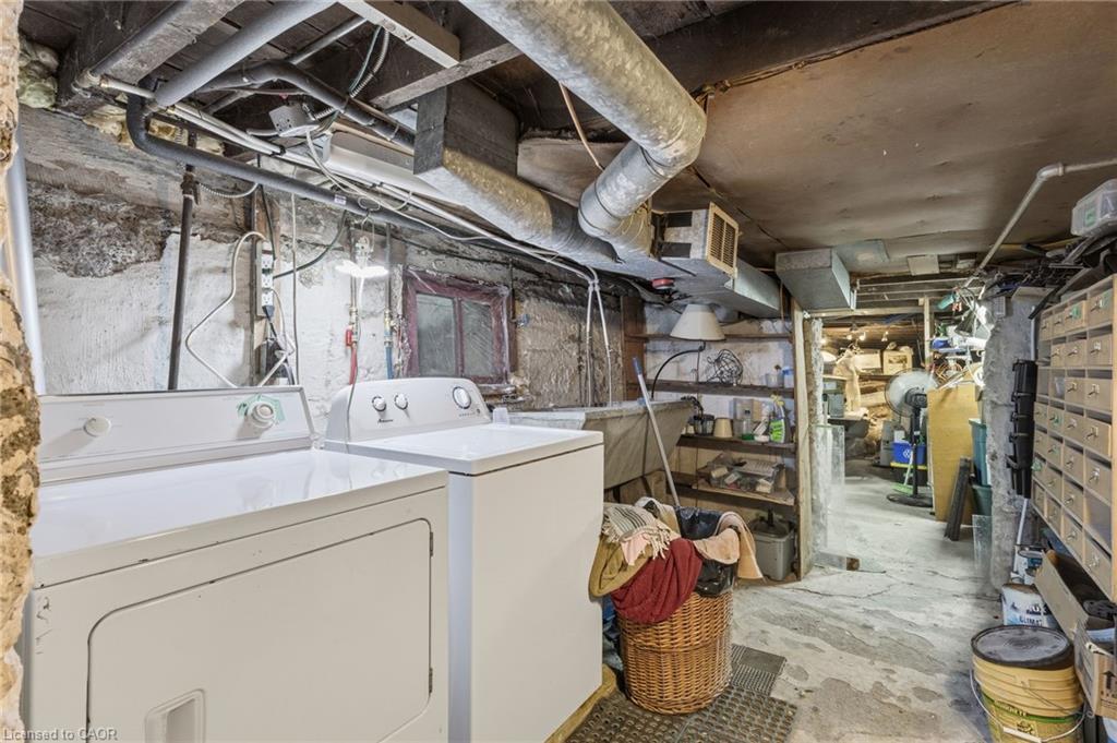 30 Chatham Street, Hamilton, ON - Indoor Photo Showing Laundry Room