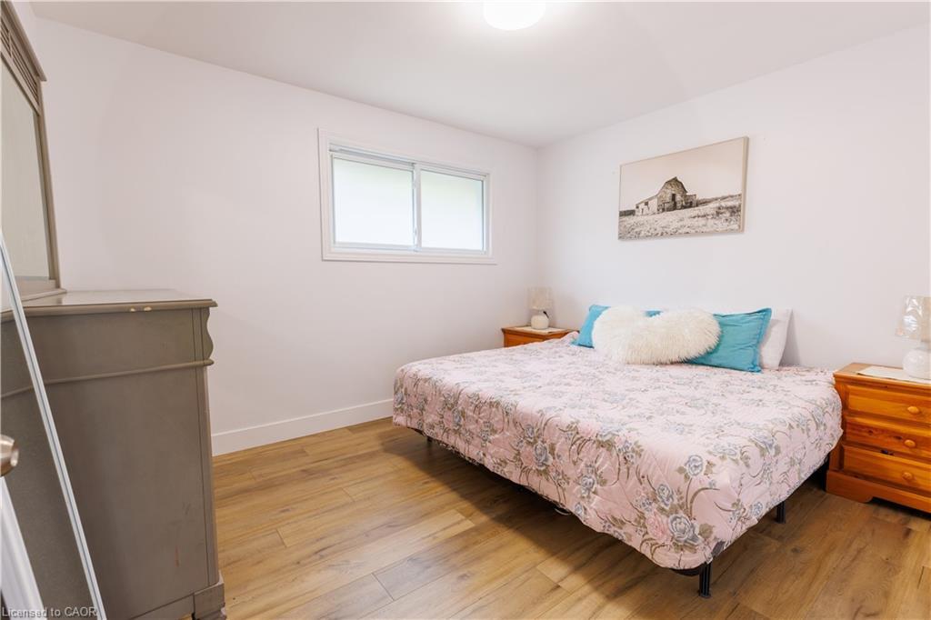 18 Silverdale Crescent, London, ON - Indoor Photo Showing Bedroom