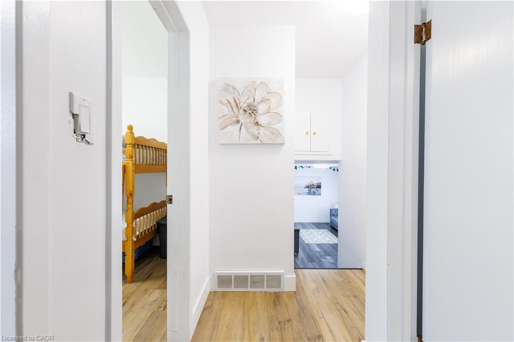 18 Silverdale Crescent, London, ON - Indoor Photo Showing Other Room