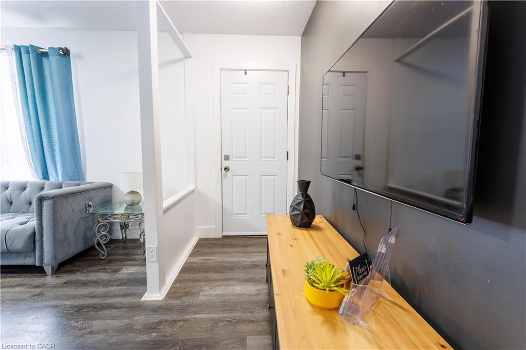 18 Silverdale Crescent, London, ON - Indoor Photo Showing Other Room