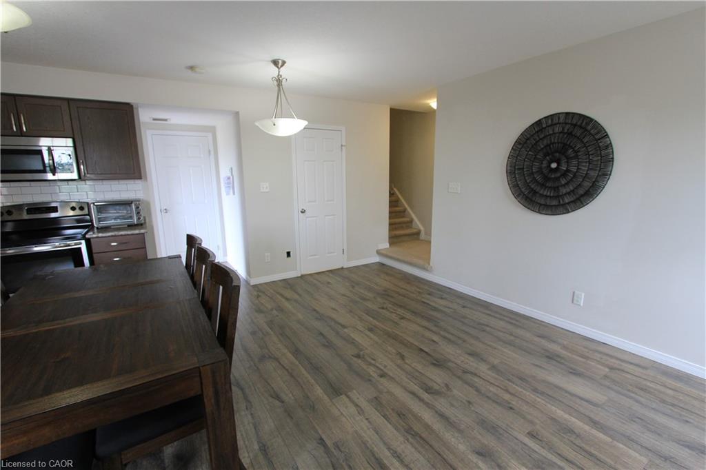 3E-255 Maitland Street, Kitchener, ON - Indoor Photo Showing Kitchen