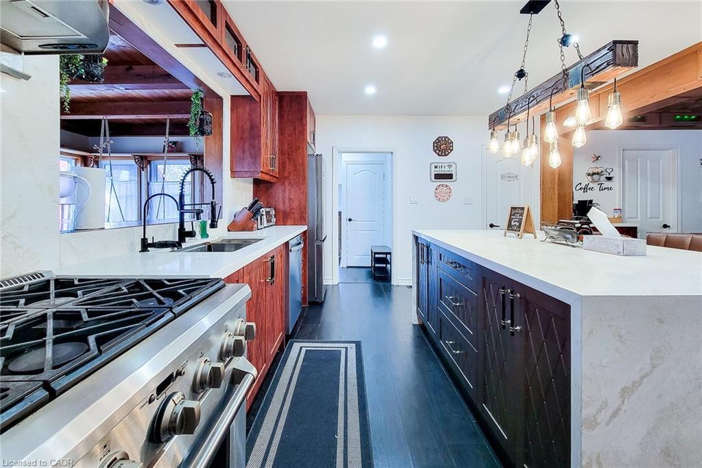 1423 Merrittville Highway, Welland, ON - Indoor Photo Showing Kitchen