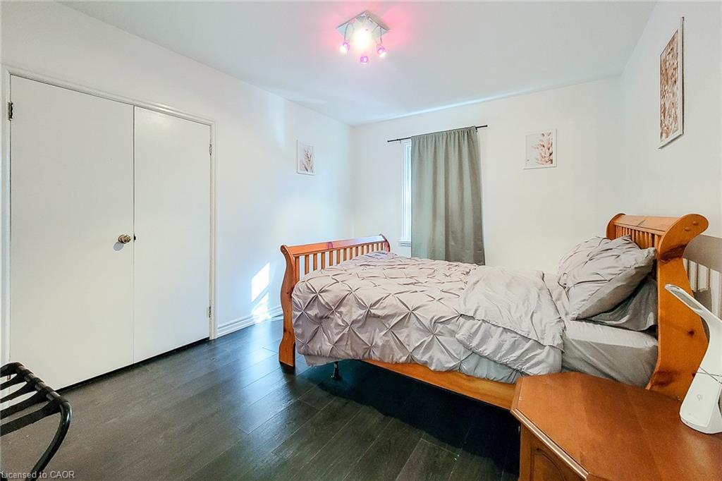 1423 Merrittville Highway, Welland, ON - Indoor Photo Showing Bedroom