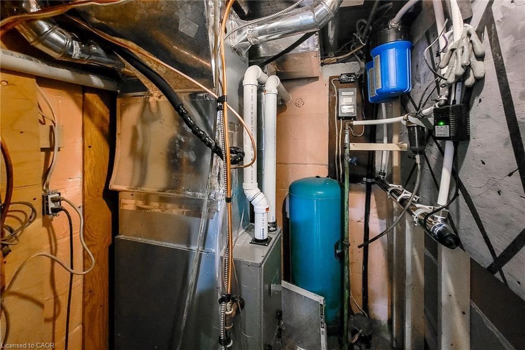 1423 Merrittville Highway, Welland, ON - Indoor Photo Showing Basement