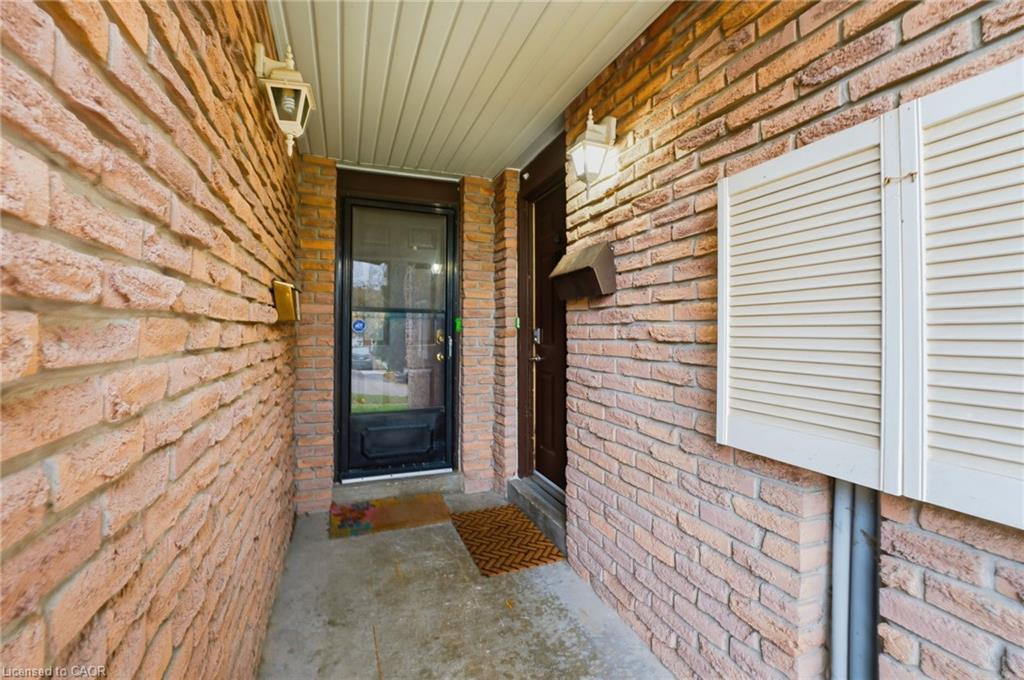 11 Hillbrook Crescent, Kitchener, ON - Outdoor With Exterior