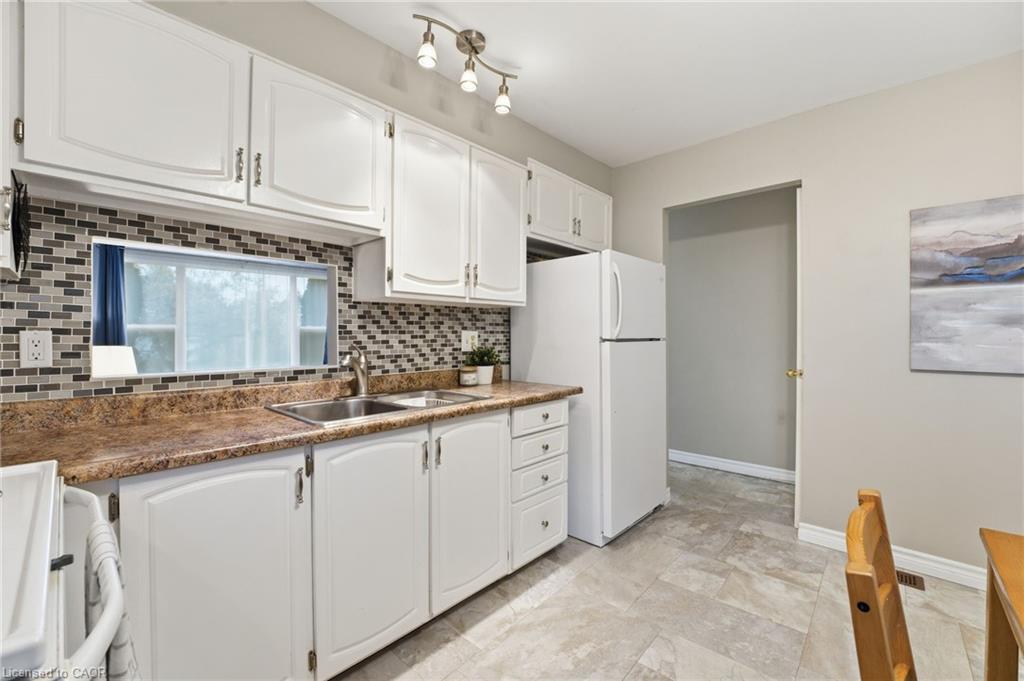 11 Hillbrook Crescent, Kitchener, ON - Indoor Photo Showing Kitchen With Double Sink
