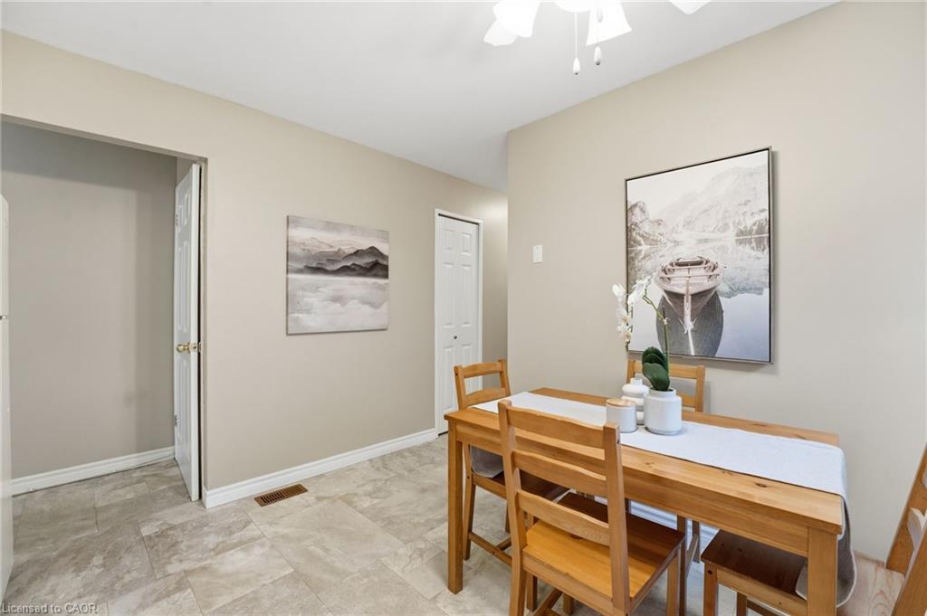 11 Hillbrook Crescent, Kitchener, ON - Indoor