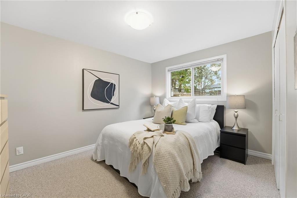 11 Hillbrook Crescent, Kitchener, ON - Indoor Photo Showing Bedroom
