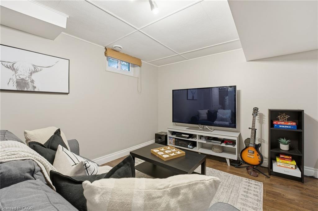 11 Hillbrook Crescent, Kitchener, ON - Indoor