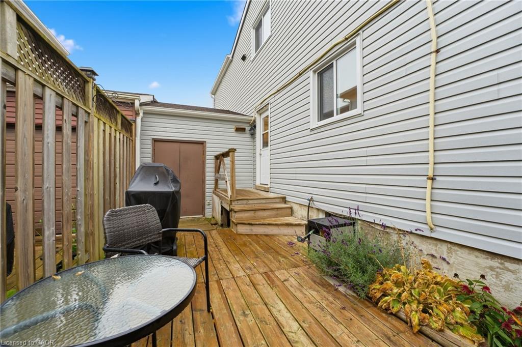 11 Hillbrook Crescent, Kitchener, ON - Outdoor With Deck Patio Veranda With Exterior