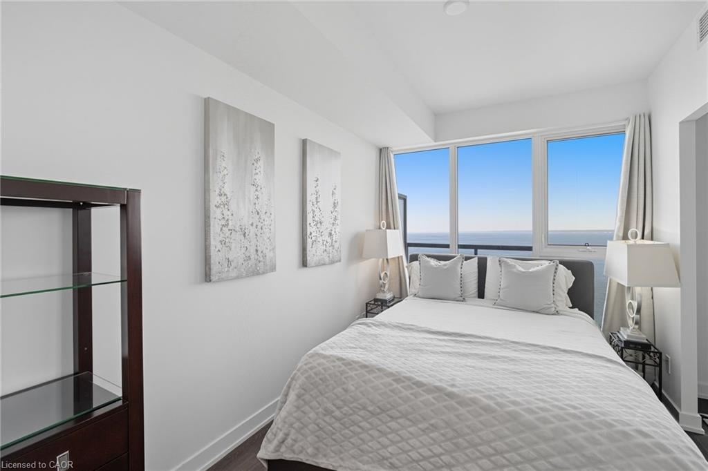 1805-370 Martha Street, Burlington, ON - Indoor Photo Showing Bedroom