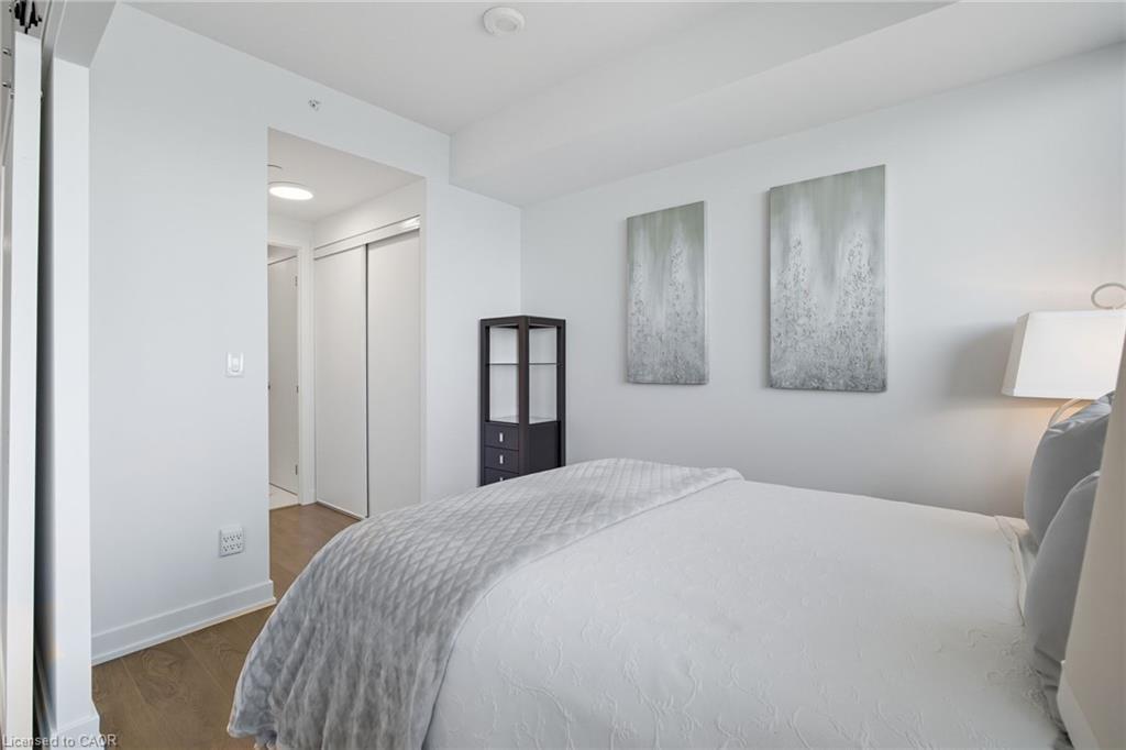 1805-370 Martha Street, Burlington, ON - Indoor Photo Showing Bedroom