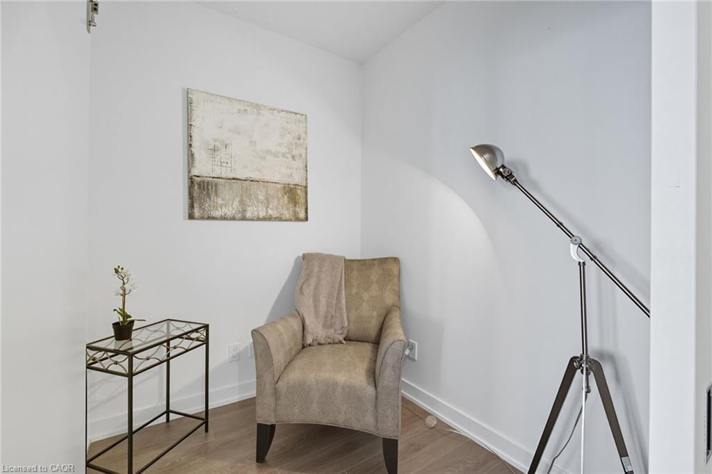 1805-370 Martha Street, Burlington, ON - Indoor Photo Showing Other Room