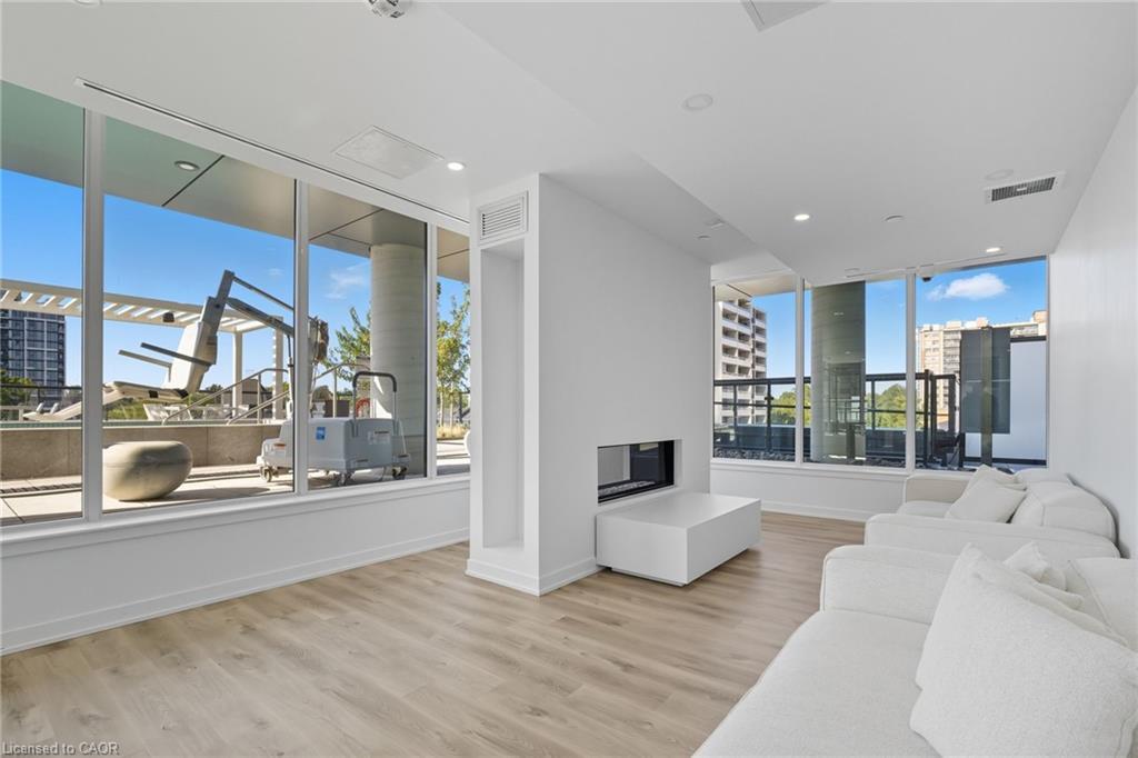 1805-370 Martha Street, Burlington, ON - Indoor