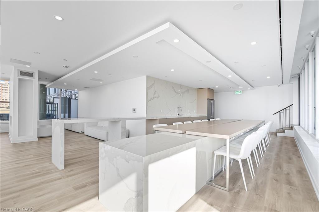 1805-370 Martha Street, Burlington, ON - Indoor