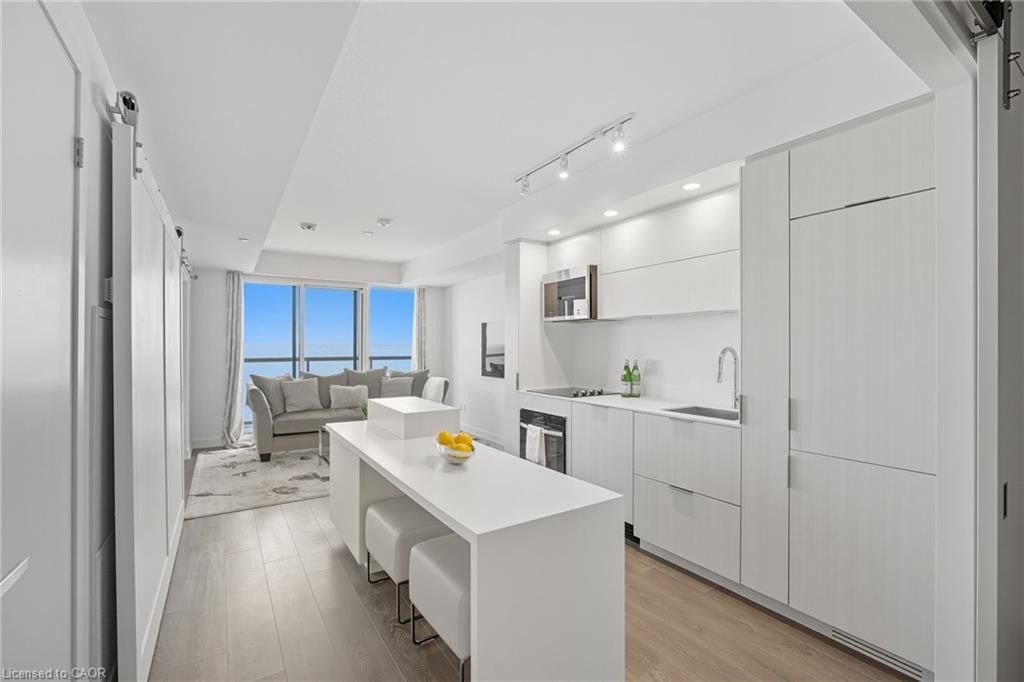 1805-370 Martha Street, Burlington, ON - Indoor Photo Showing Kitchen With Upgraded Kitchen