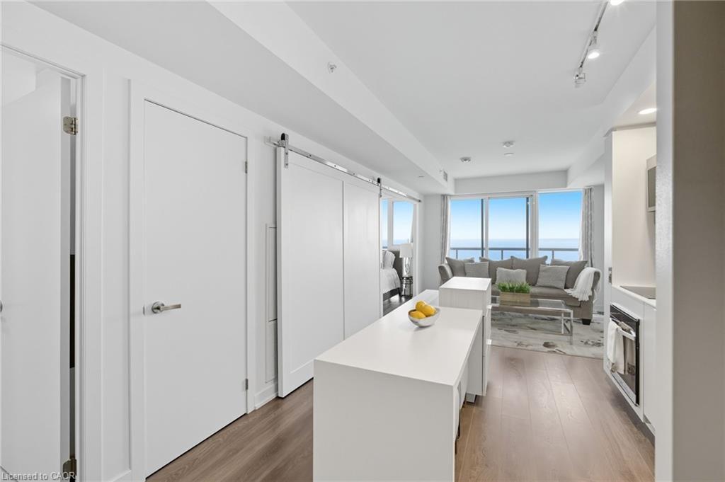 1805-370 Martha Street, Burlington, ON - Indoor