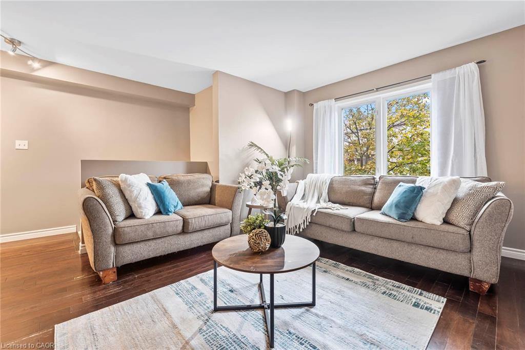 51-2531 Northampton Boulevard, Burlington, ON - Indoor Photo Showing Living Room
