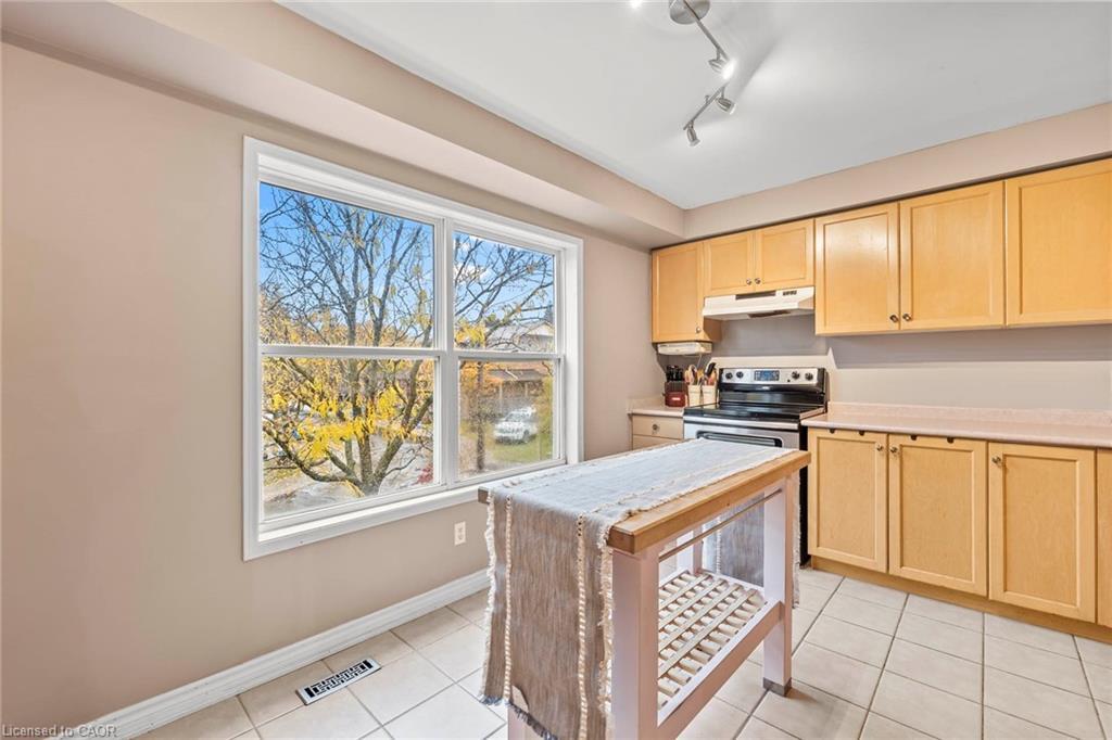 51-2531 Northampton Boulevard, Burlington, ON - Indoor Photo Showing Kitchen