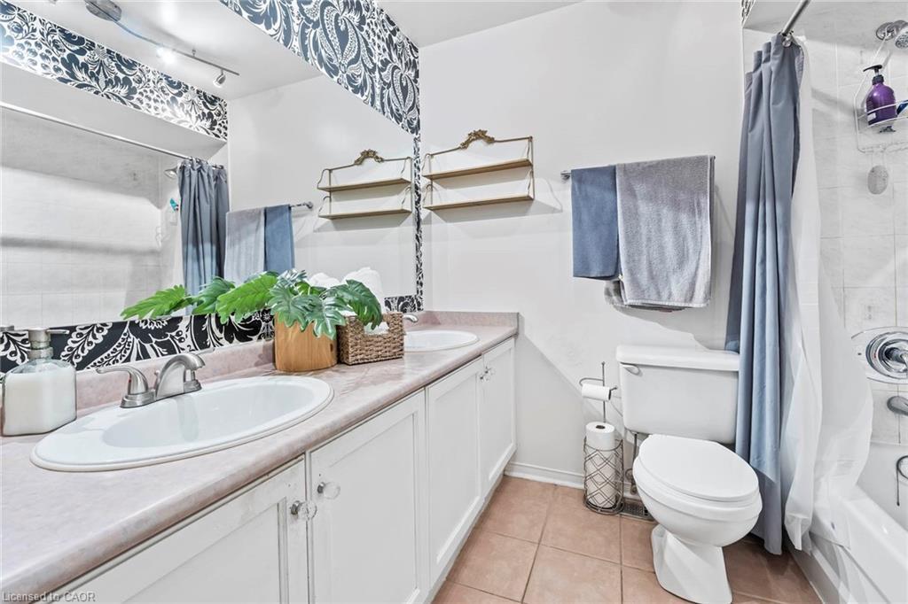 51-2531 Northampton Boulevard, Burlington, ON - Indoor Photo Showing Bathroom
