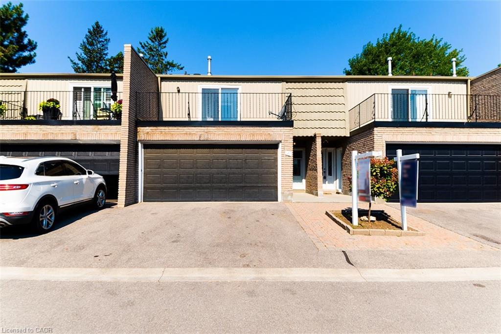 2-1011 White Oak Drive, Burlington, ON - Outdoor