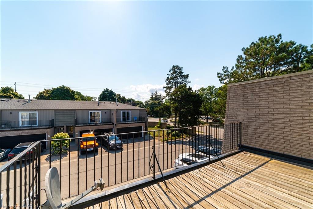2-1011 White Oak Drive, Burlington, ON - Outdoor With Exterior