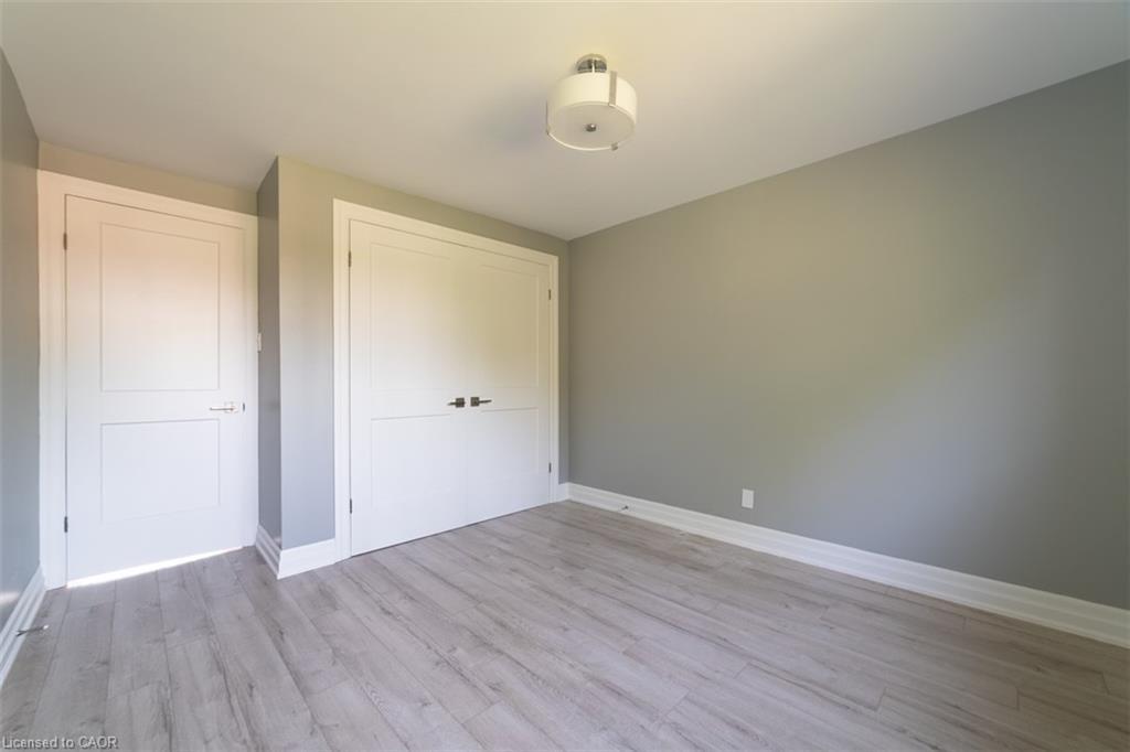 2-1011 White Oak Drive, Burlington, ON - Indoor Photo Showing Other Room