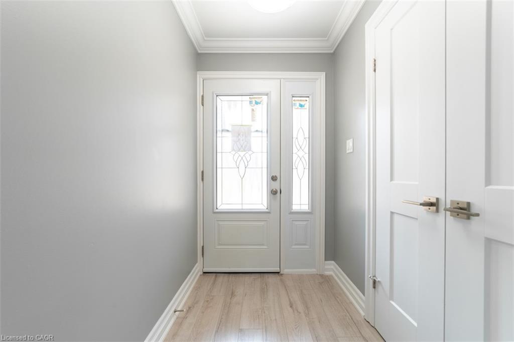 2-1011 White Oak Drive, Burlington, ON - Indoor Photo Showing Other Room