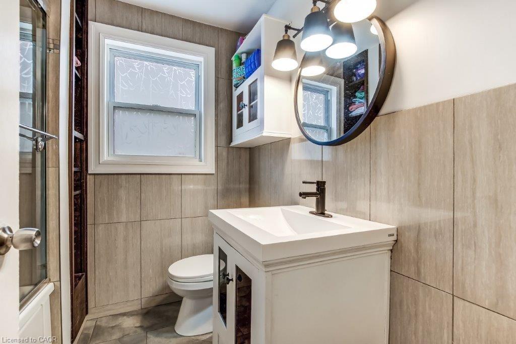 12 Pansy Avenue, Port Dover, ON - Indoor Photo Showing Bathroom