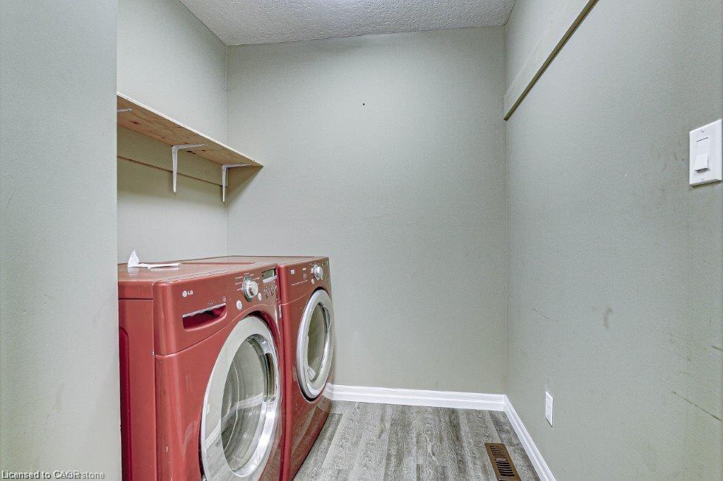 20-343 Huron Street, Woodstock, ON - Indoor Photo Showing Laundry Room