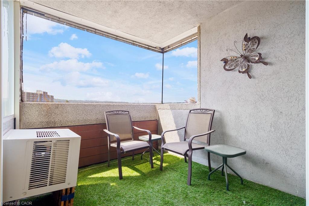 908-30 Harrisford Street, Hamilton, ON - With Exterior