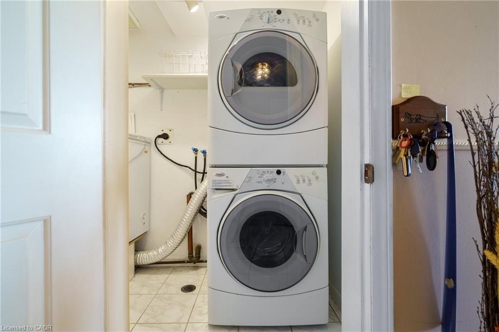 908-30 Harrisford Street, Hamilton, ON - Indoor Photo Showing Laundry Room