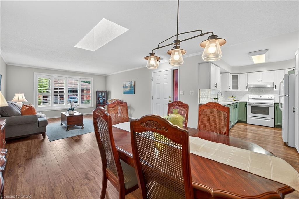 2-20 Courtland Drive, Brantford, ON - Indoor Photo Showing Other Room