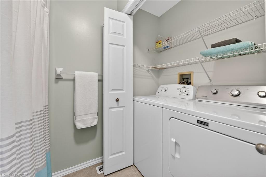2-20 Courtland Drive, Brantford, ON - Indoor Photo Showing Laundry Room