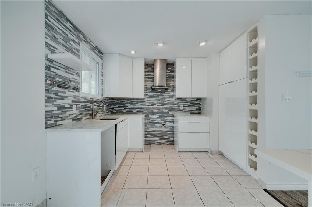 Upper Level-595 Pioneer Drive, Kitchener, ON - Indoor