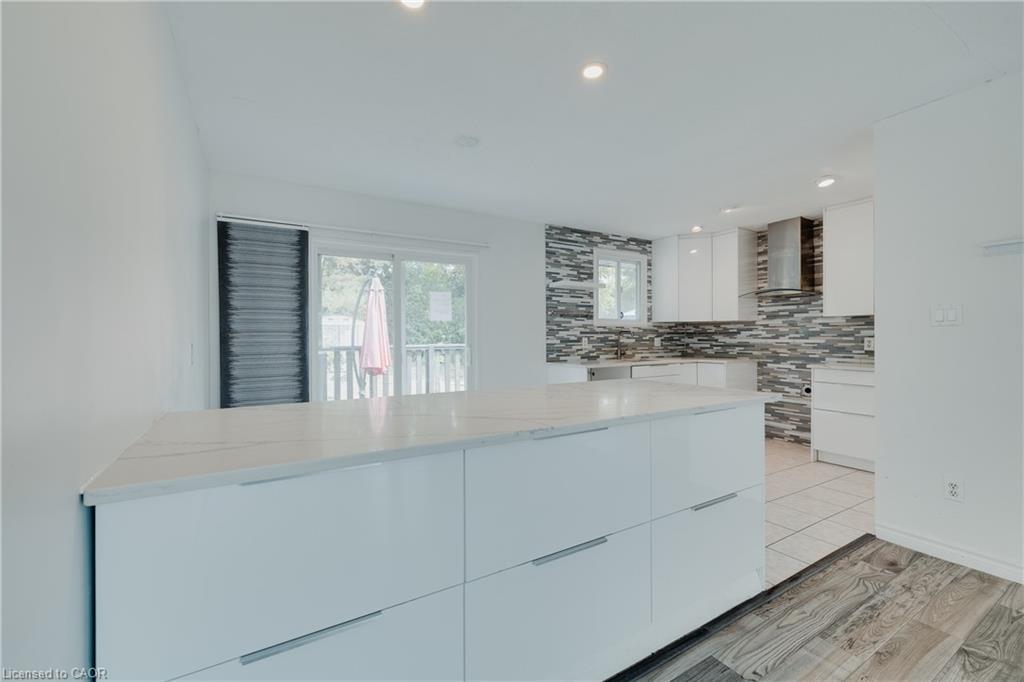 Upper Level-595 Pioneer Drive, Kitchener, ON - Indoor