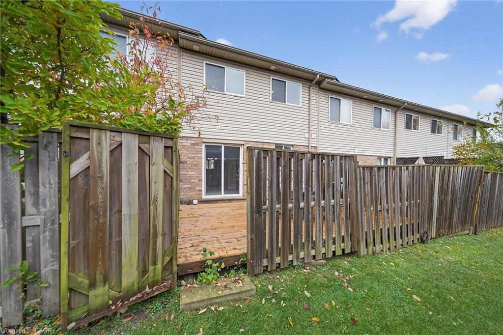 23-7 Southside Place, Hamilton, ON - Outdoor With Exterior