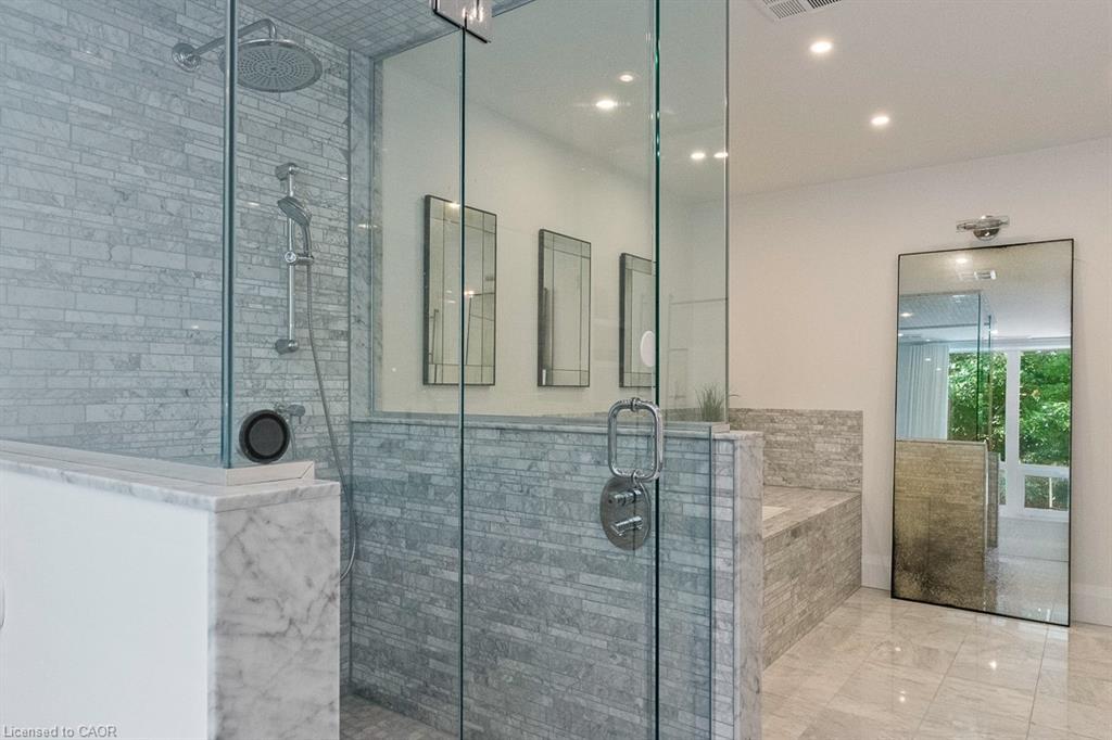 103-40 Old Mill Road, Oakville, ON - Indoor Photo Showing Bathroom