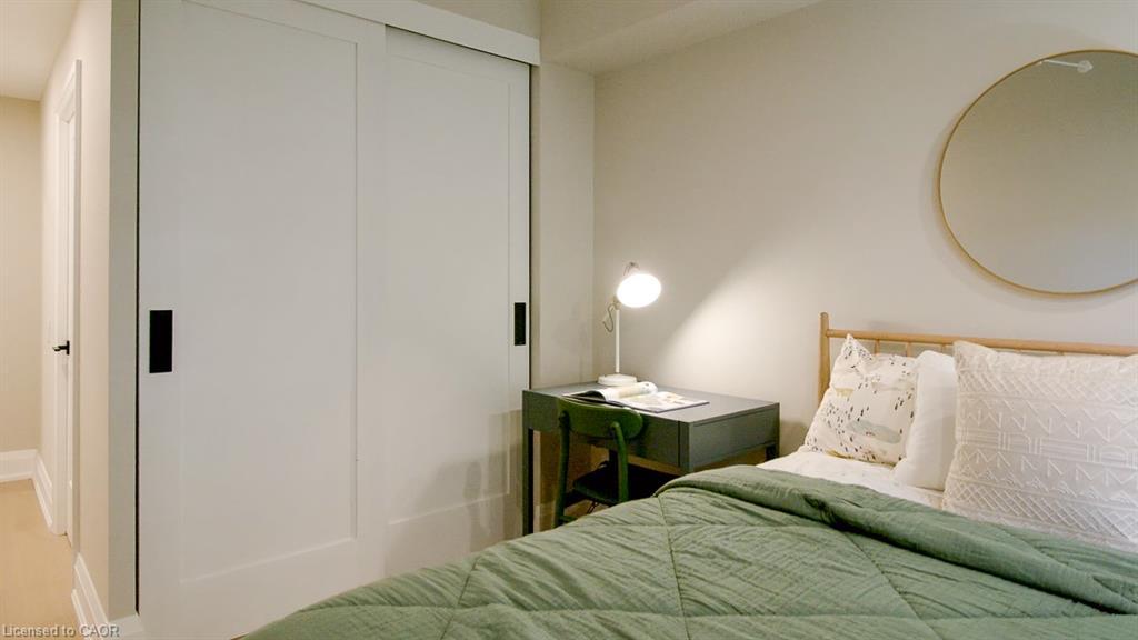 103-40 Old Mill Road, Oakville, ON - Indoor Photo Showing Bedroom