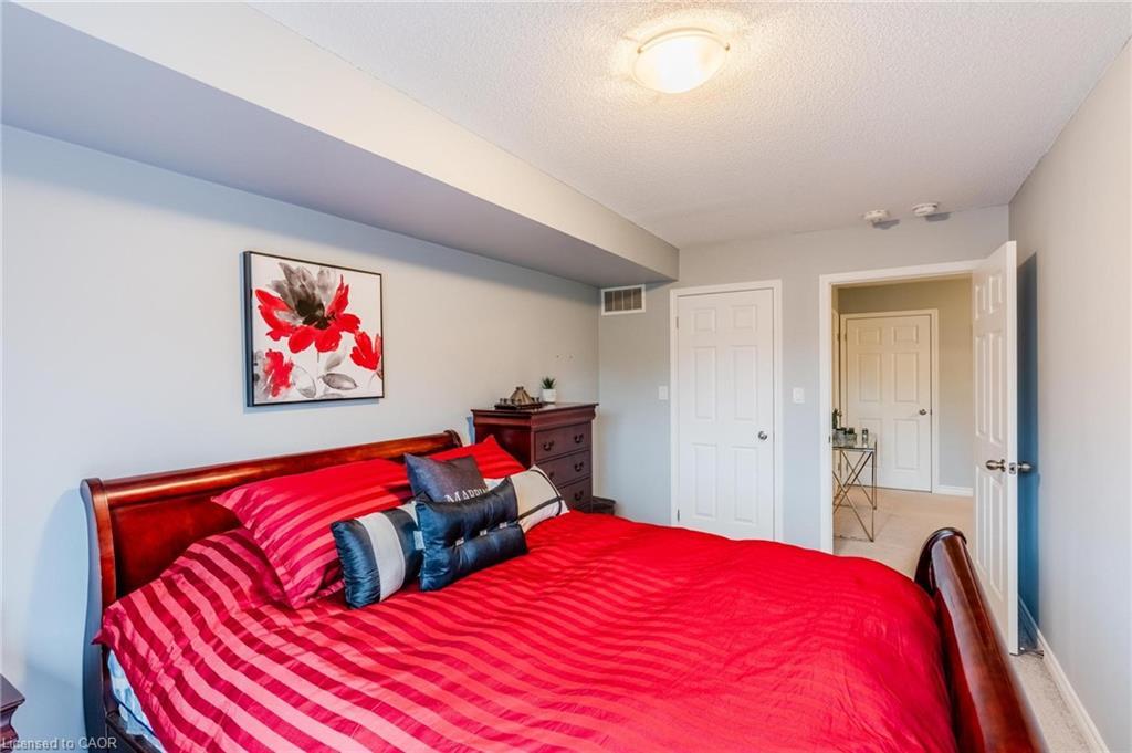 4 Dunsley Way, Whitby, ON - Indoor Photo Showing Bedroom